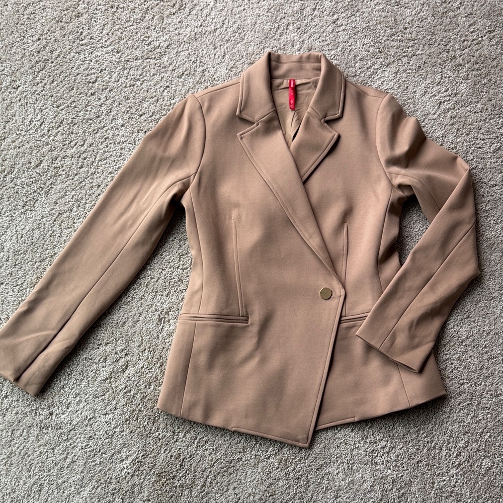 SPANX Tailored Women's Single-Button Blazer Jacket in Camel